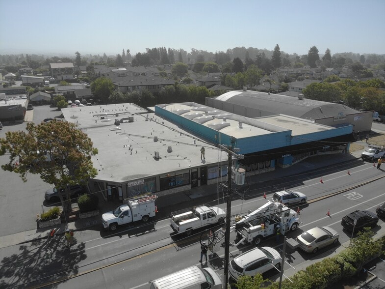 Seabright Shopping Center portefeuille de 3 biens à vendre sur LoopNet.fr - Photo de l’immeuble – Image 2 sur 11