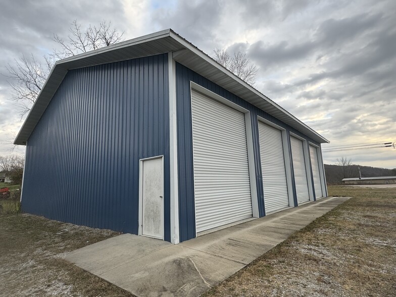 2229 Bradford Hicks Dr, Livingston, TN à vendre - Photo de l’immeuble – Image 3 sur 67