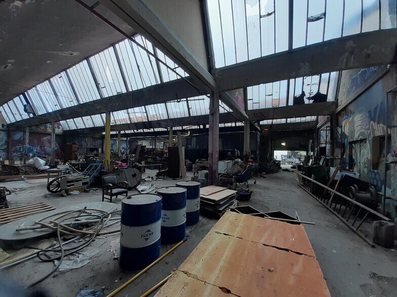 Industriel/Logistique dans Villeurbanne à louer - Photo de l’immeuble – Image 2 sur 5