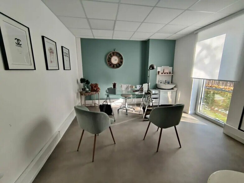 Bureau dans Caen à louer - Photo de l’immeuble – Image 1 sur 5