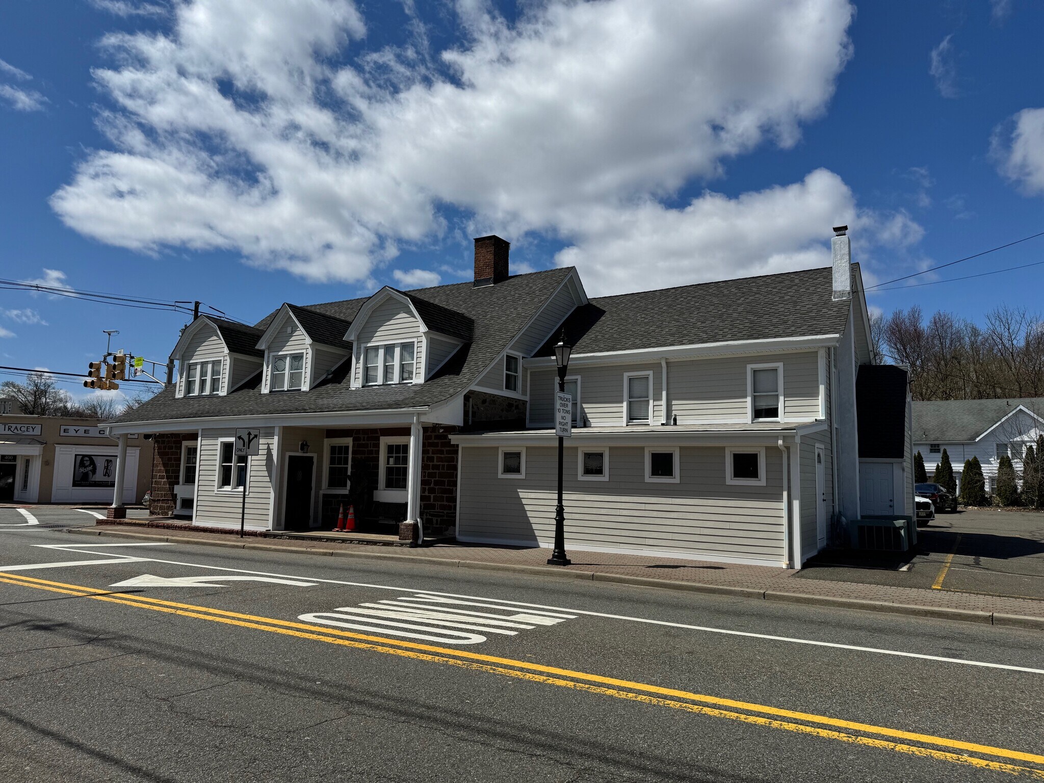 625 Wyckoff Ave, Wyckoff, NJ à louer Photo de l’immeuble– Image 1 sur 5