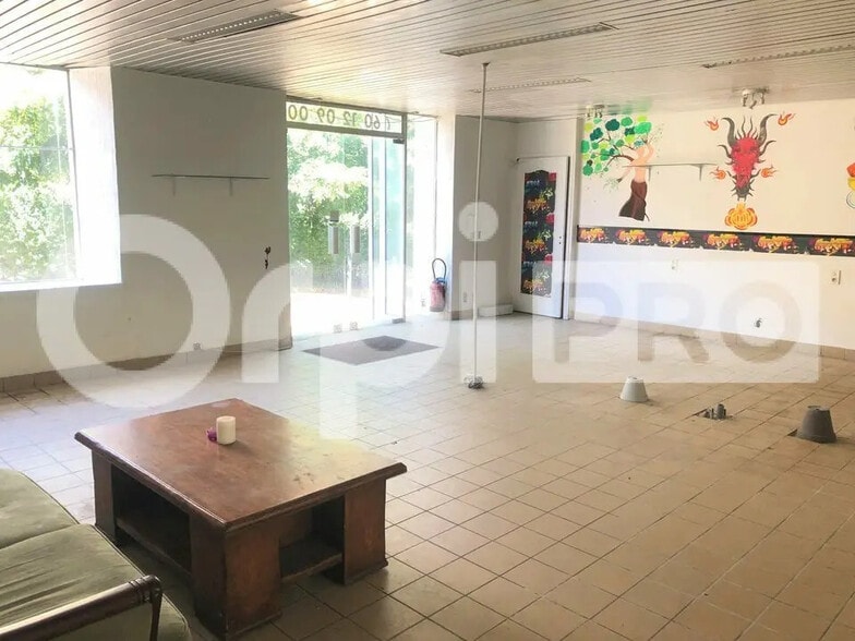 Local commercial dans Gometz-le-Châtel à vendre - Photo intérieure – Image 3 sur 4