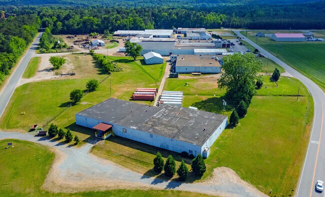 Plus de détails pour 1076 Airport Rd, Tappahannock, VA - Industriel/Logistique à vendre