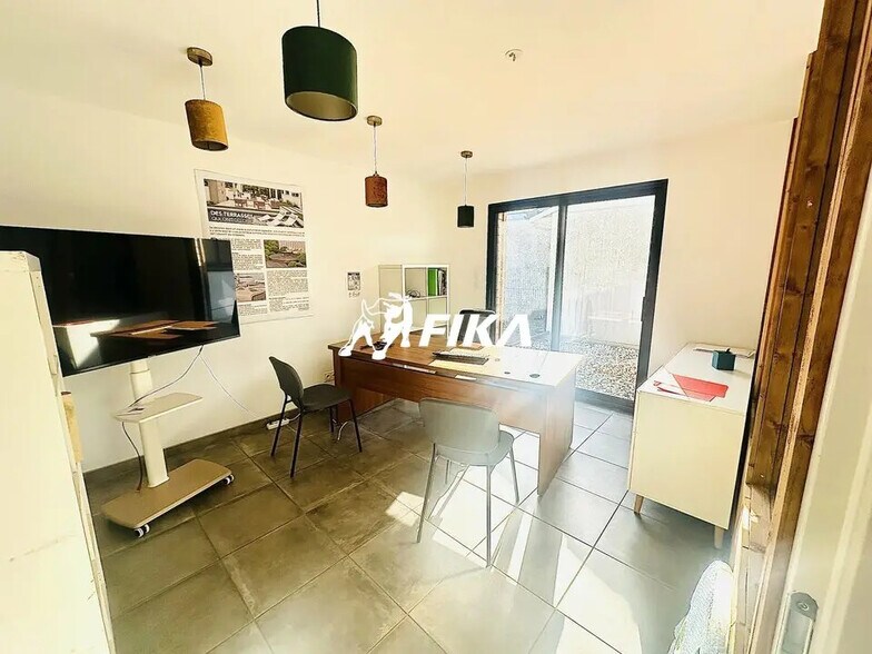 Bureau dans Tresses à vendre - Photo de l’immeuble – Image 3 sur 16