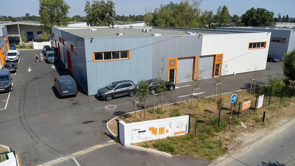 Local d'activités dans Carbon-Blanc à vendre - Photo de l’immeuble – Image 3 sur 4
