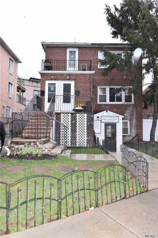 Plus de détails pour 15009 89th St, Howard Beach, NY - Bureau à louer