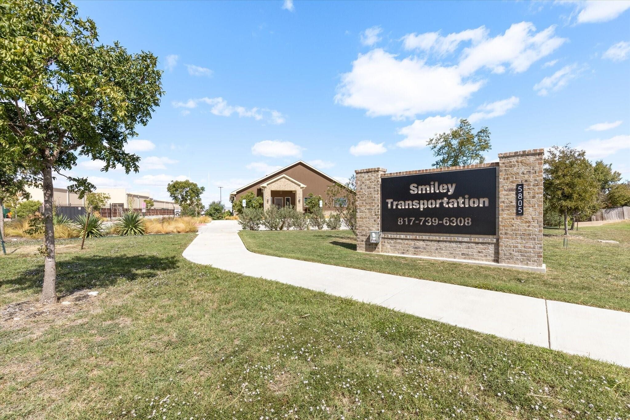 5805 Starnes Rd, Watauga, TX à vendre Photo principale– Image 1 sur 15
