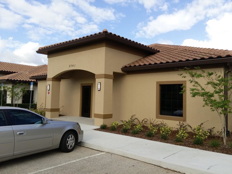 3741 S Highway 27, Clermont, FL à louer - Photo principale – Image 1 sur 5