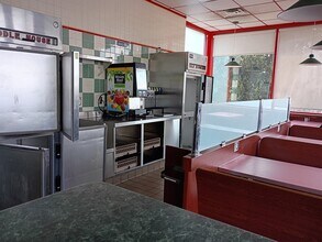 612 S 3rd Ave, Chatsworth, GA à vendre Photo intérieure– Image 2 sur 7