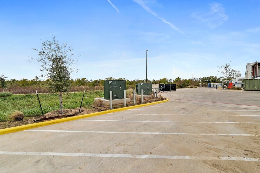 300 Co Rd 199, Hutto, TX à louer - Photo principale – Image 1 sur 16