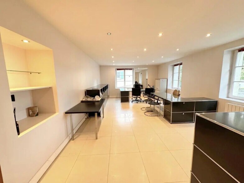 Bureau dans Saint-Nom-la-Bretèche à louer - Photo intérieure – Image 3 sur 8