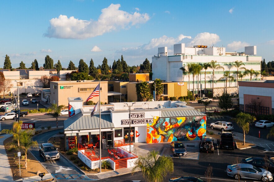 5247 Clark Ave, Lakewood, CA à vendre - Photo de l’immeuble – Image 3 sur 4