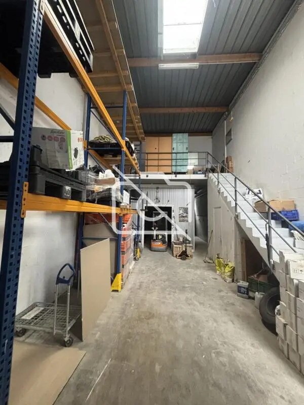 Plus de détails pour Industriel/Logistique à louer