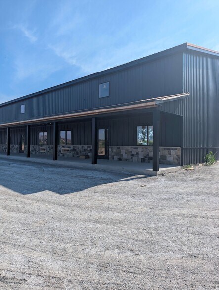 N7144 Bowers Rd, Elkhorn, WI à louer - Photo de l’immeuble – Image 3 sur 5