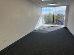 3525 W Peterson Ave, Chicago, IL à louer Photo de l’immeuble– Image 2 sur 4