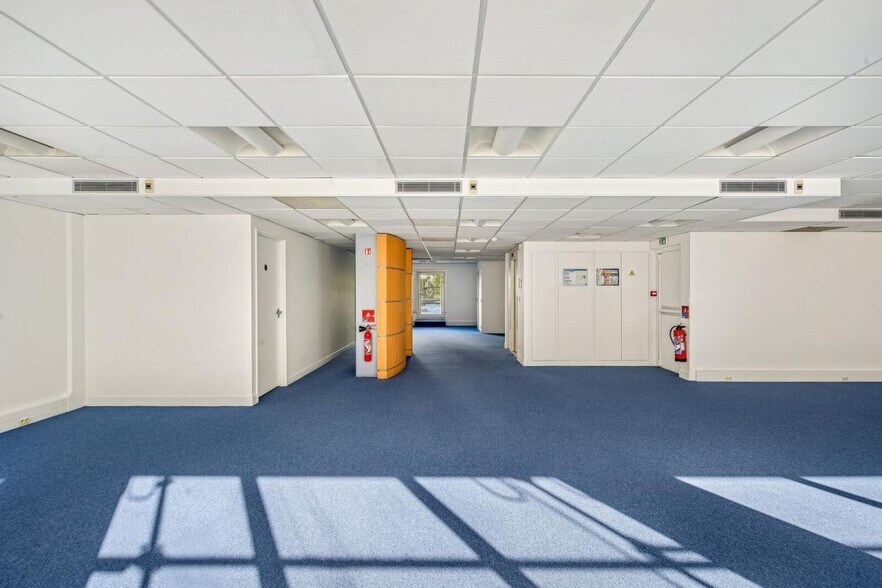 Bureau dans Levallois-Perret à louer - Photo de l’immeuble – Image 3 sur 4