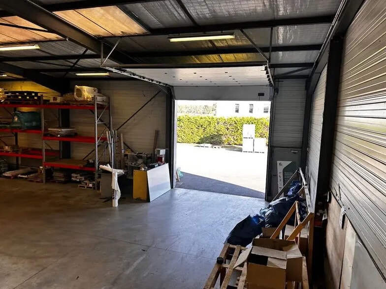 Bureau dans Montrond-les-Bains à louer - Photo intérieure – Image 3 sur 5