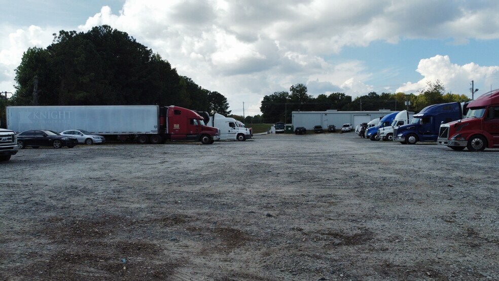 424 SE Broad St, Fairburn, GA à louer - Photo de l’immeuble – Image 2 sur 5