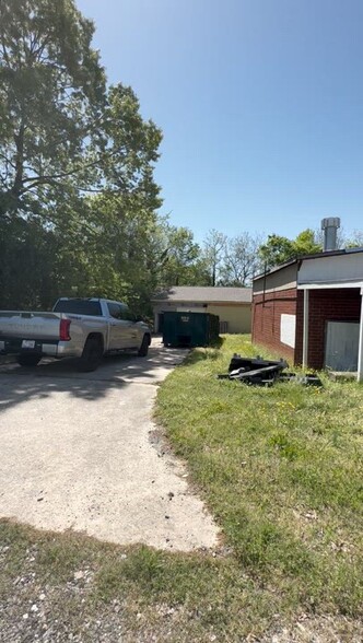 300 Guthrie St, Graham, NC à vendre - Vidéo sur l’annonce professionnelle – Image 2 sur 3