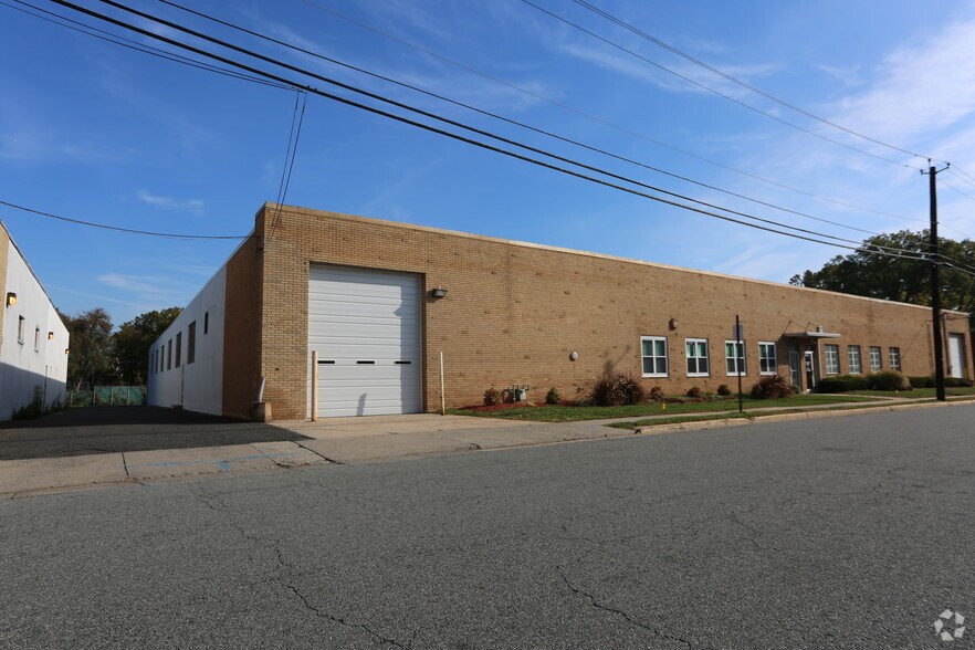 311 Cox St, Roselle, NJ à louer - Photo de l’immeuble – Image 2 sur 3