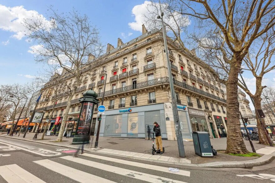 16 Place De La République, Paris à louer - Photo de l’immeuble – Image 3 sur 20