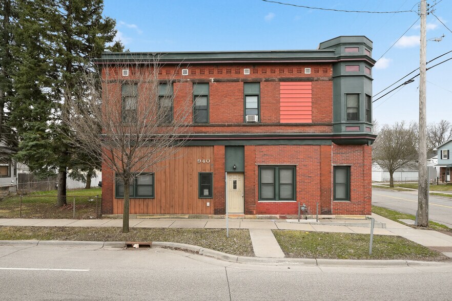 940 3rd St E, Saint Paul, MN à vendre - Photo de l’immeuble – Image 1 sur 26