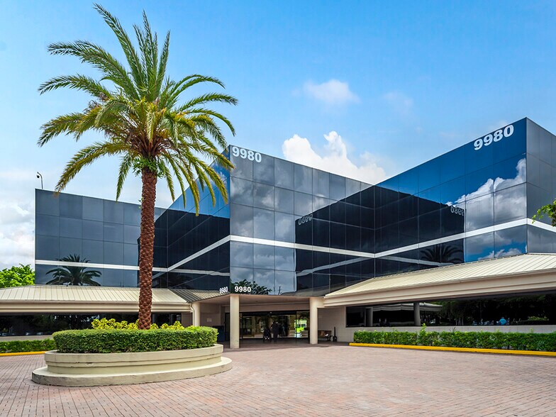 9980 Central Park Blvd N, Boca Raton, FL à louer - Photo de l’immeuble – Image 3 sur 10