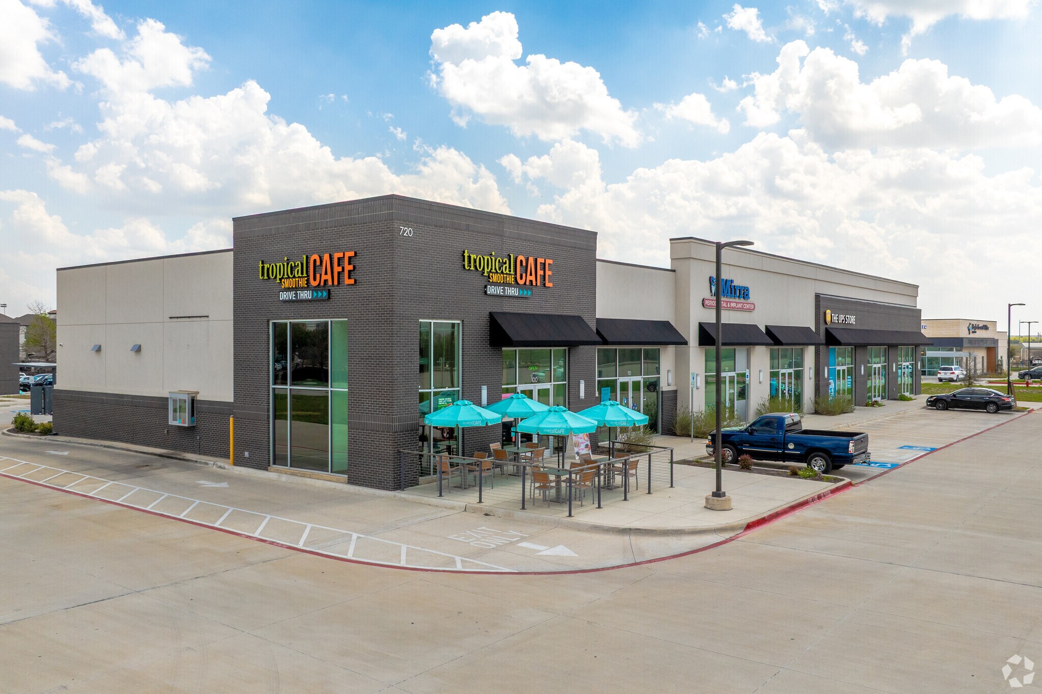 720 S Highway 377, Roanoke, TX à louer Photo principale– Image 1 sur 7