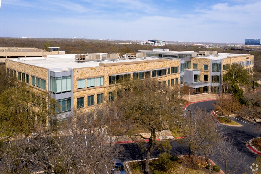 10900 S Stonelake Blvd, Austin, TX à louer - Photo de l’immeuble – Image 2 sur 6