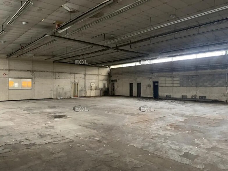 Local d'activités dans Palaiseau à vendre - Photo de l’immeuble – Image 2 sur 4