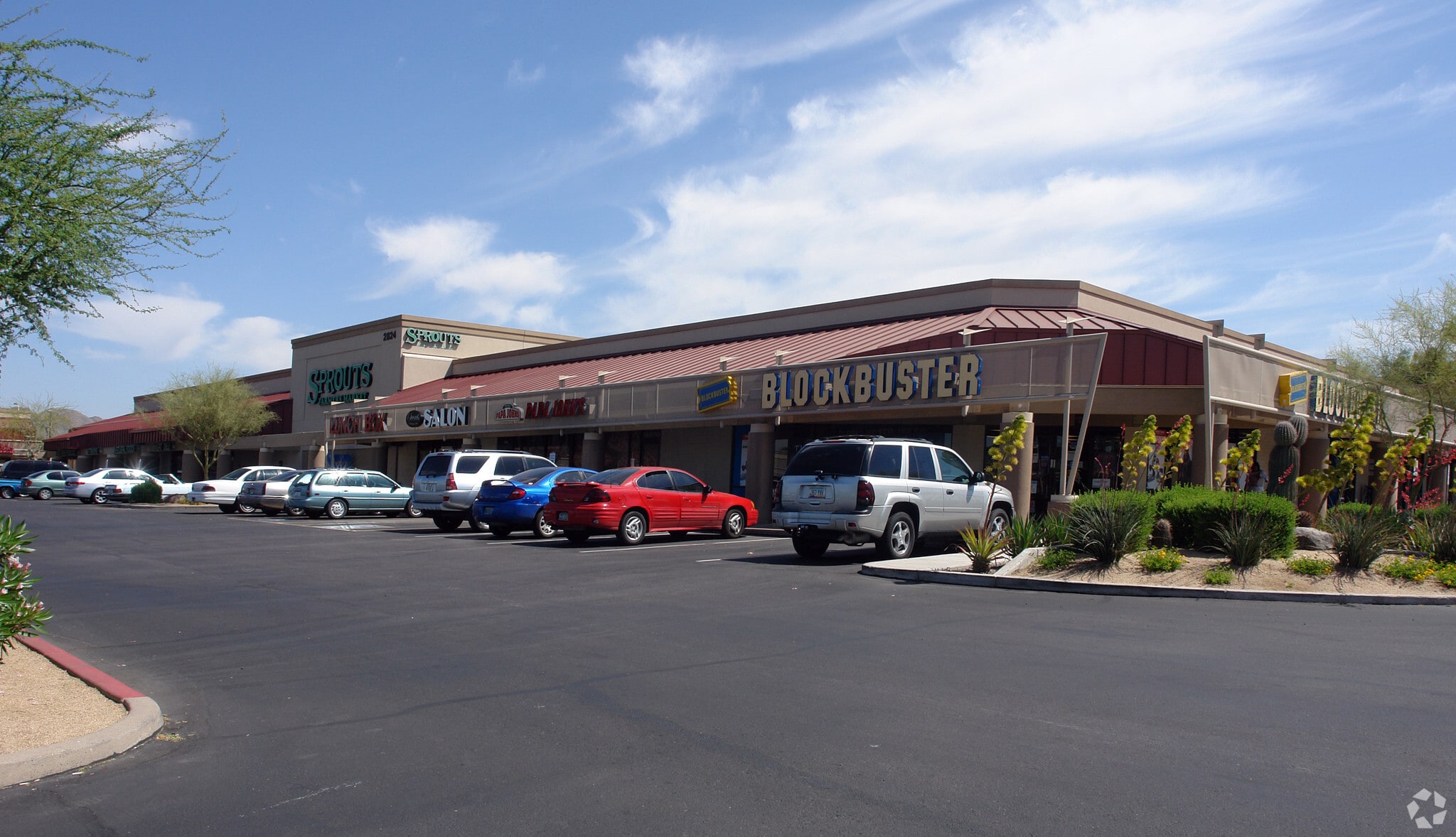 2824 E Indian School Rd, Phoenix, AZ à louer Photo principale– Image 1 sur 11