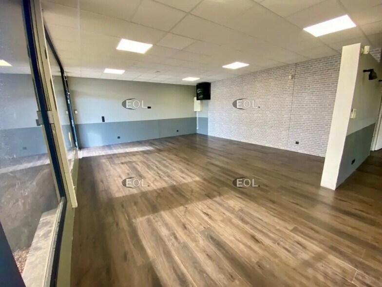 Bureau dans Les Pennes-Mirabeau à louer - Photo intérieure – Image 3 sur 8