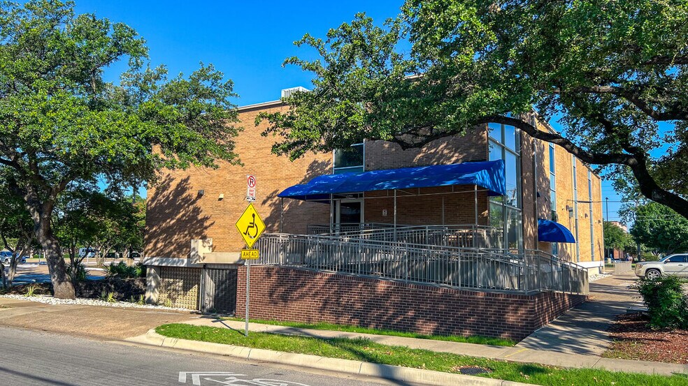 3515 Swiss Ave, Dallas, TX à louer - Photo de l’immeuble – Image 2 sur 4
