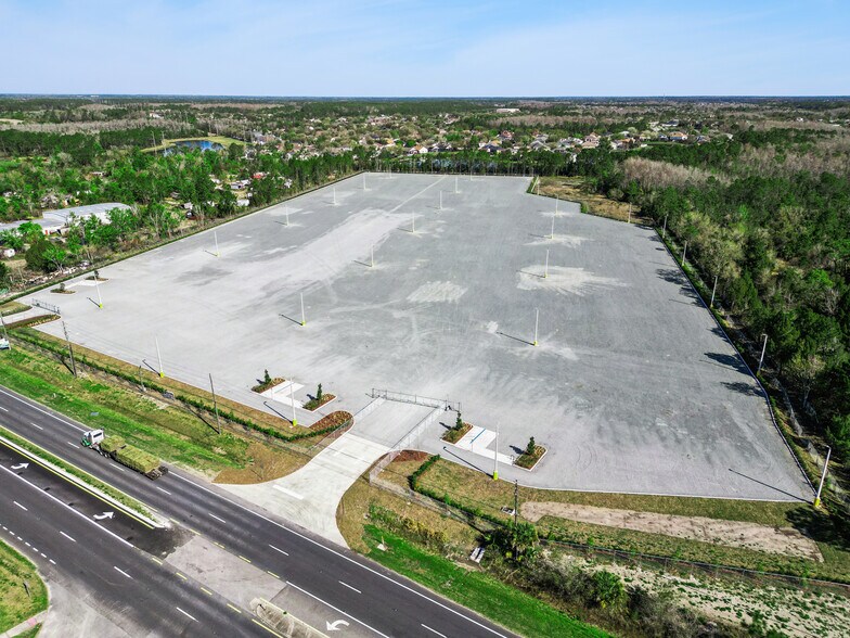 17421 E Colonial Dr, Orlando, FL à louer - Photo de l’immeuble – Image 1 sur 4