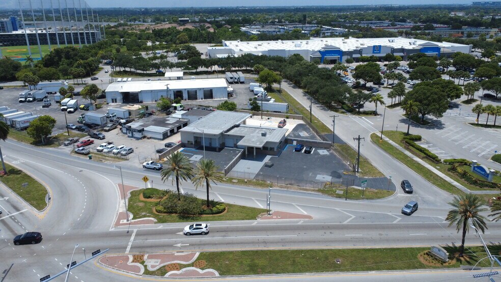 17440 NW 2nd Ave, Miami, FL à vendre - Photo de l’immeuble – Image 1 sur 14