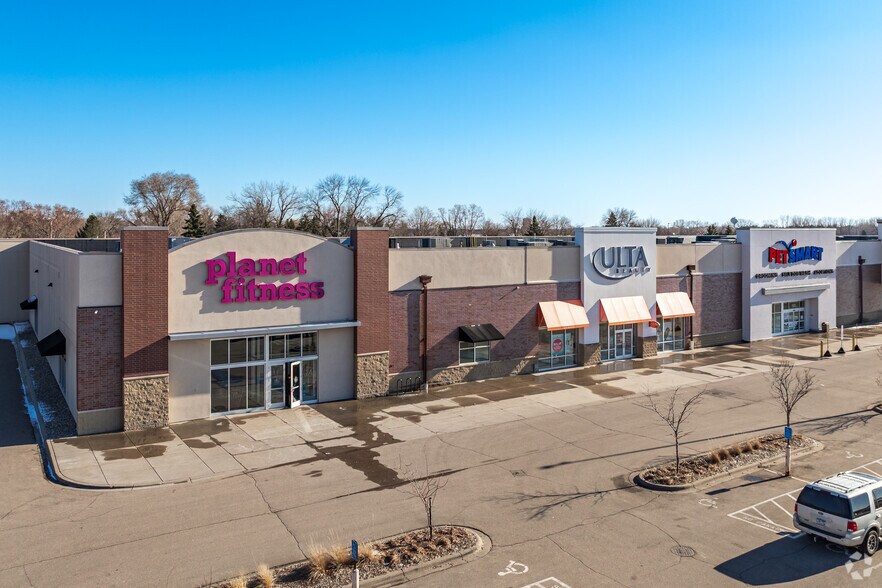 7210-7240 E Point Douglas Rd S, Cottage Grove, MN à vendre - Photo de l’immeuble – Image 2 sur 7