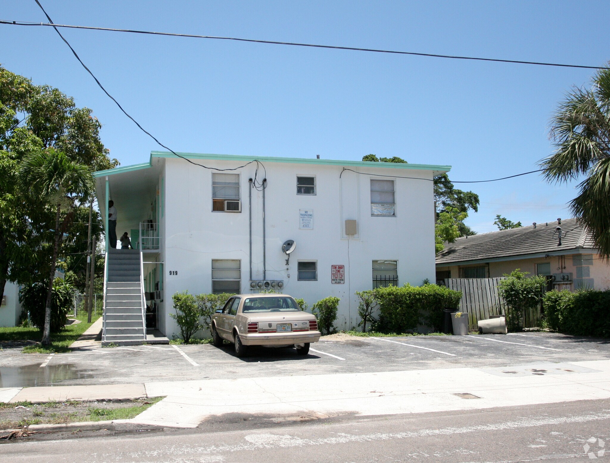 919 6th St, West Palm Beach, FL à vendre Photo principale– Image 1 sur 17