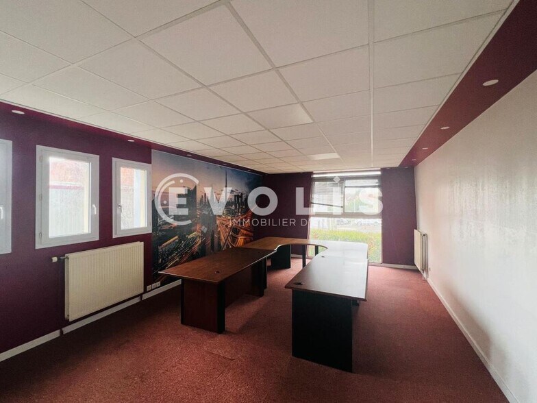 Bureau dans Savigny-le-Temple à louer - Photo intérieure – Image 3 sur 6