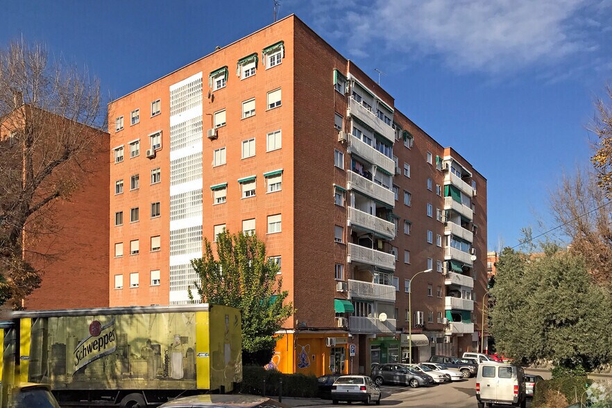 Calle Carlos Arniches, 2, Móstoles, Madrid à vendre - Photo de l’immeuble – Image 3 sur 3