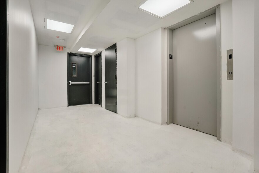 2230-2234 Kimball St, Brooklyn, NY à louer - Hall d’entrée – Image 3 sur 3