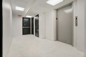 2232 Kimball St, Brooklyn, NY à louer Hall d’entrée– Image 2 sur 4
