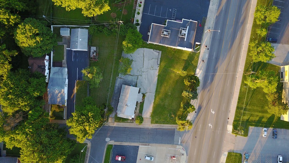 7853 Olive Blvd, University City, MO à vendre - Photo de l’immeuble – Image 3 sur 19