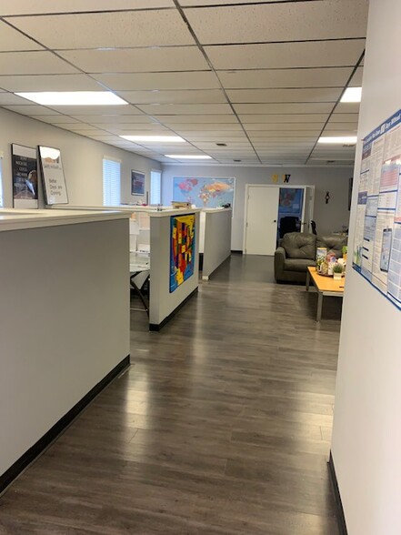 2123 N 1st Ave, Whitehall, PA à louer - Photo de l’immeuble – Image 2 sur 10