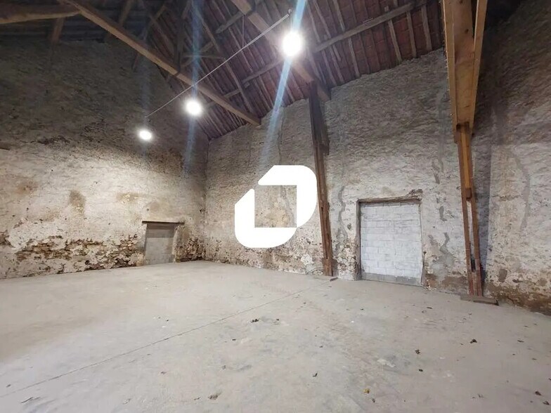 Local d’activités dans Villiers-le-Bâcle à louer - Photo de l’immeuble – Image 3 sur 8