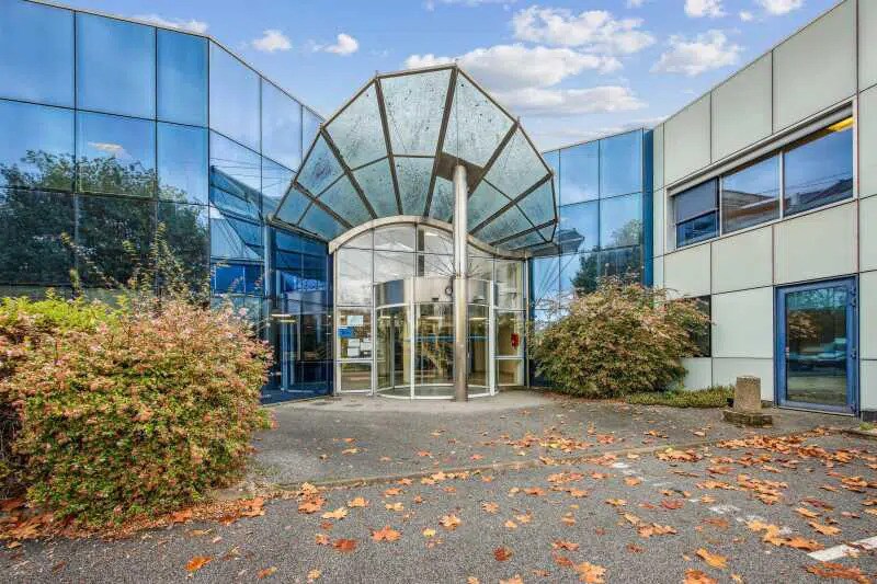 184 Rue Tabuteau, Buc à vendre - Photo de l’immeuble – Image 1 sur 15