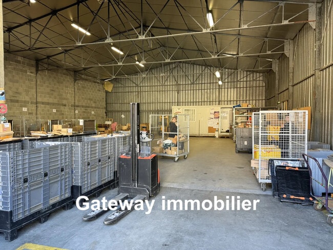 Plus de détails pour Industriel/Logistique à louer