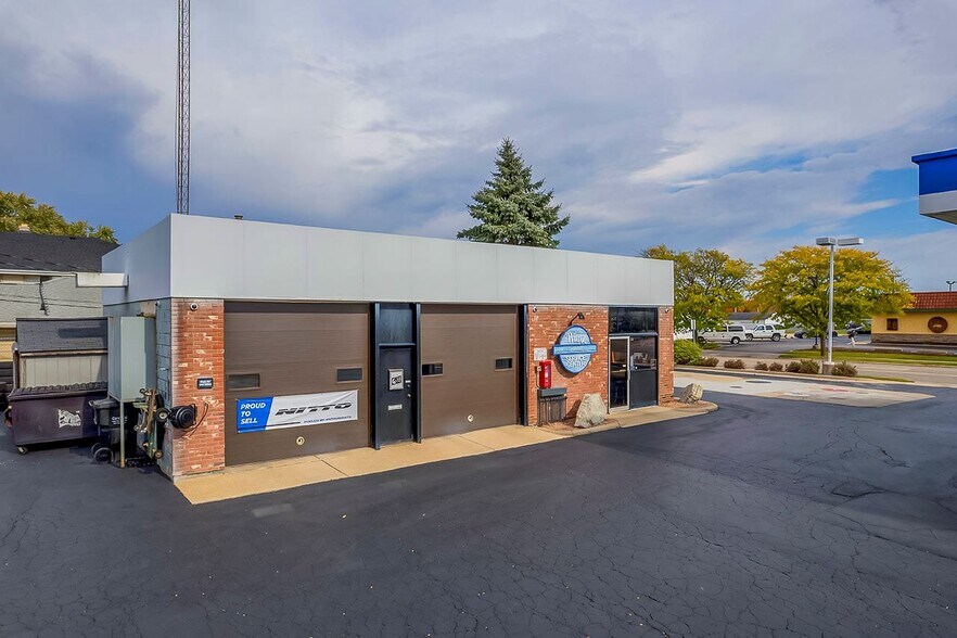 1533 E Racine St, Janesville, WI à vendre - Photo de l’immeuble – Image 3 sur 6