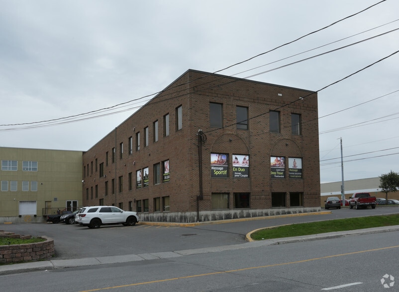 400 Boul Maloney E, Gatineau, QC à louer - Photo de l’immeuble – Image 3 sur 6