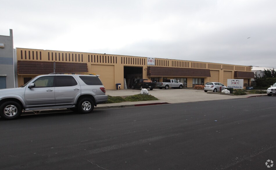 239-251 S Maple Ave, South San Francisco, CA à louer - Photo de l’immeuble – Image 2 sur 3
