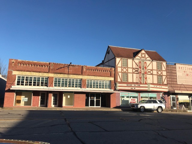 1215 Sam Houston Ave, Huntsville, TX à louer - Photo de l’immeuble – Image 3 sur 32